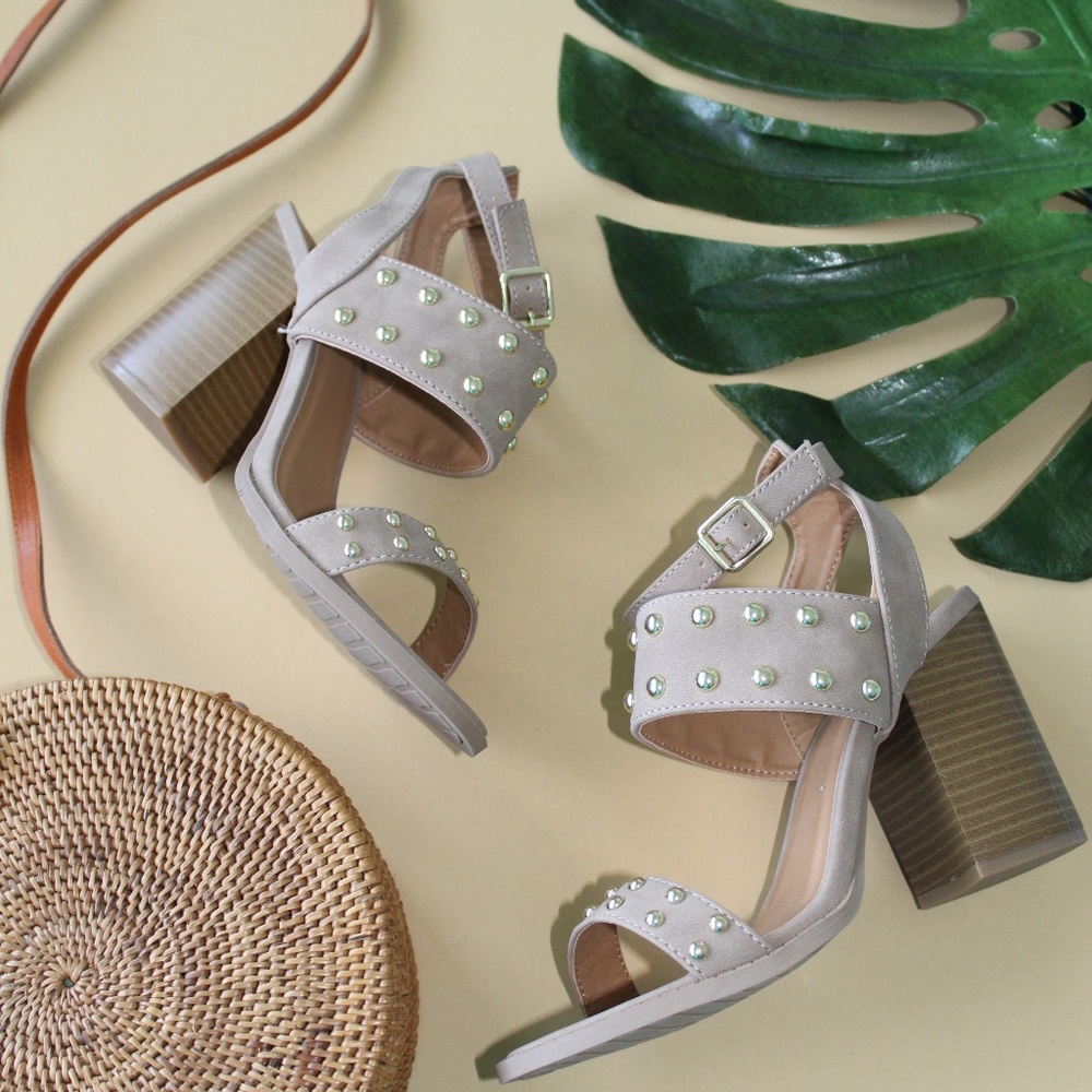 🚨LAST PAIR!//The kehlani// taupe studded Sandal - Picture 3 of 7